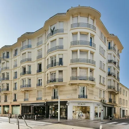 Two Bedroom Flat Steps Away From Croisette Lägenhet Cannes