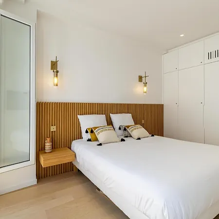 Two Bedroom Flat Steps Away From Croisette * Cannes