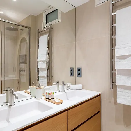 Lägenhet Two Bedroom Flat Steps Away From Croisette *