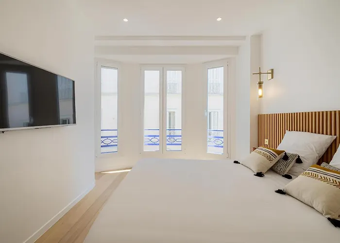 Two Bedroom Flat Steps Away From Croisette